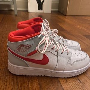 Air Jordan 1 Mid White TOPAZ MIST (GS)